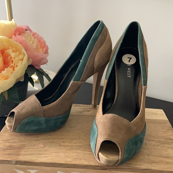 New Nine West Suede Color Block Heels - Picture 7 of 7